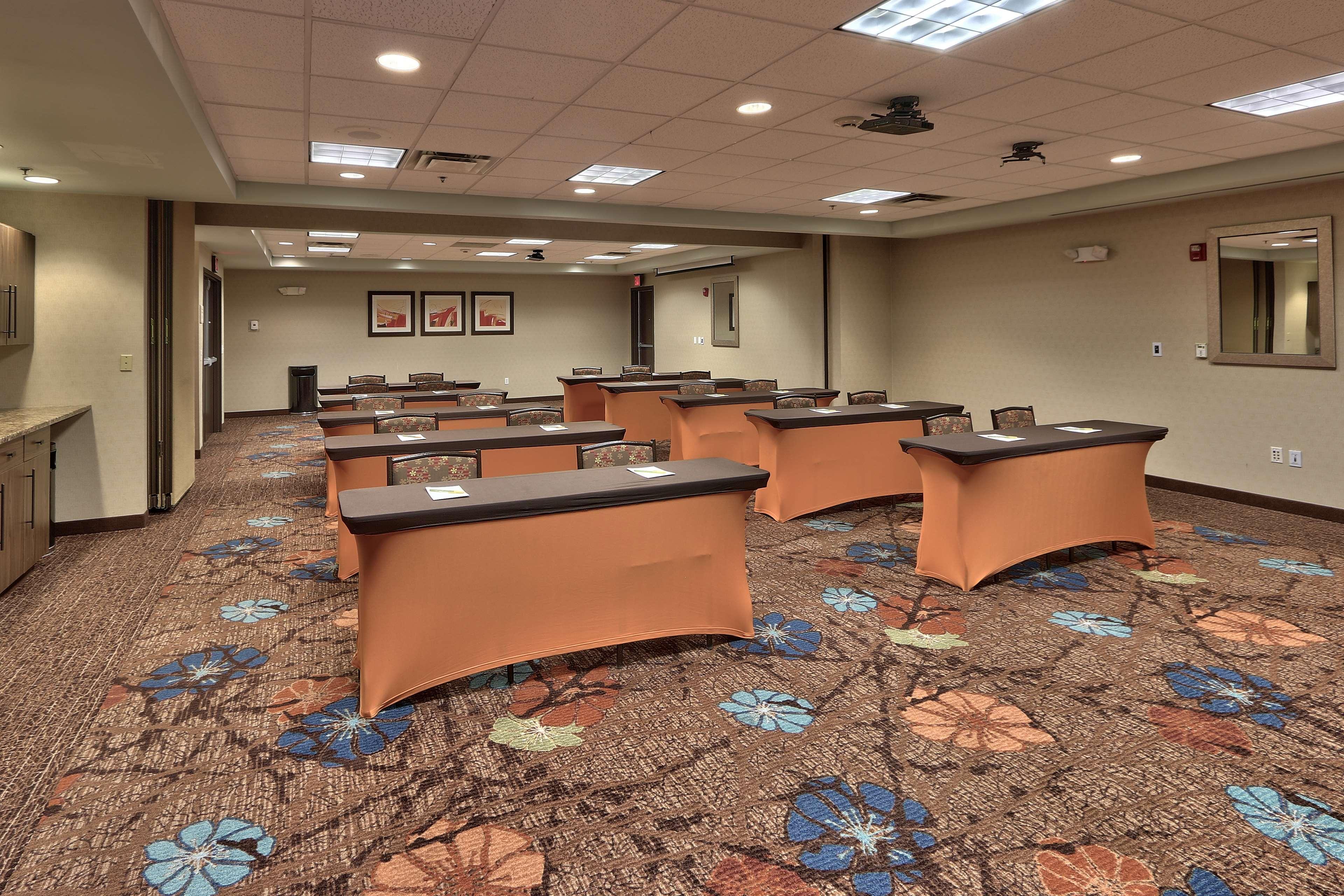Hilton Garden Inn Albuquerque Airport Экстерьер фото