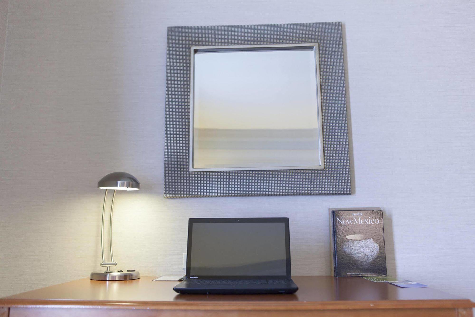 Hilton Garden Inn Albuquerque Airport Экстерьер фото