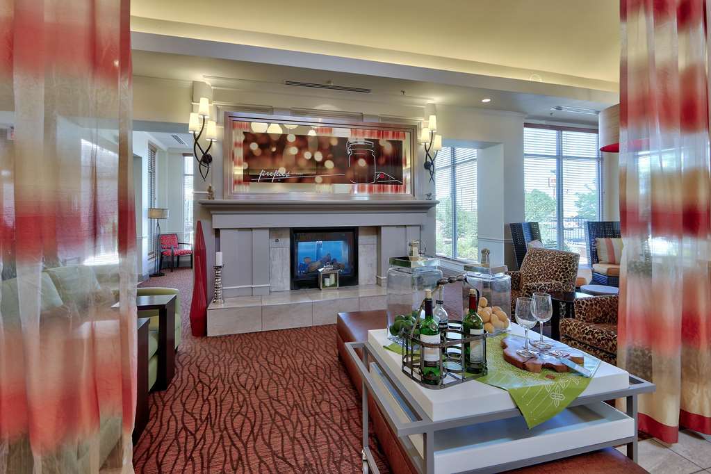 Hilton Garden Inn Albuquerque Airport Интерьер фото
